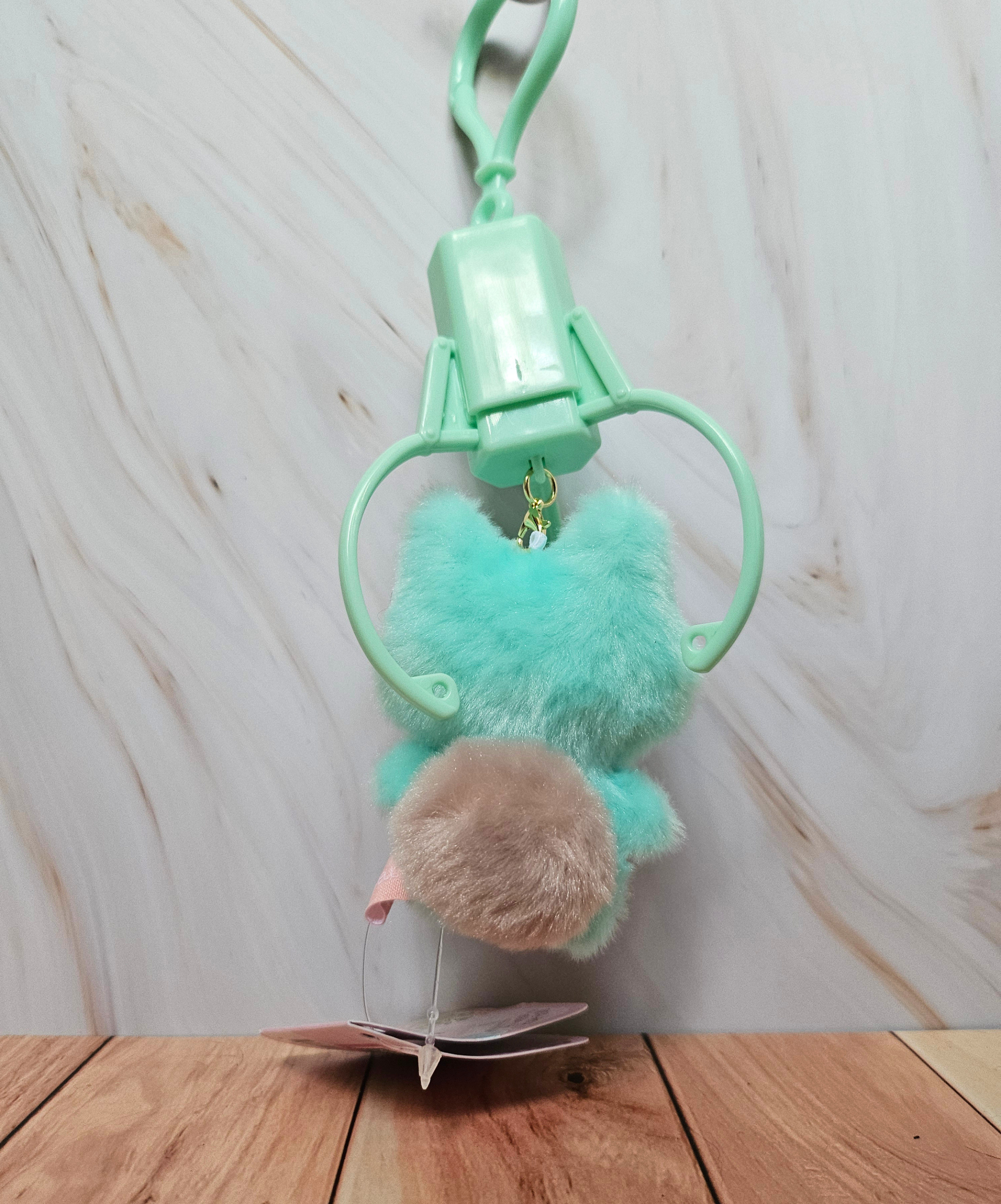 Sukui Sukui Crane Machine Critters - Adorable Fidget Plush Keychain - YELL Brand