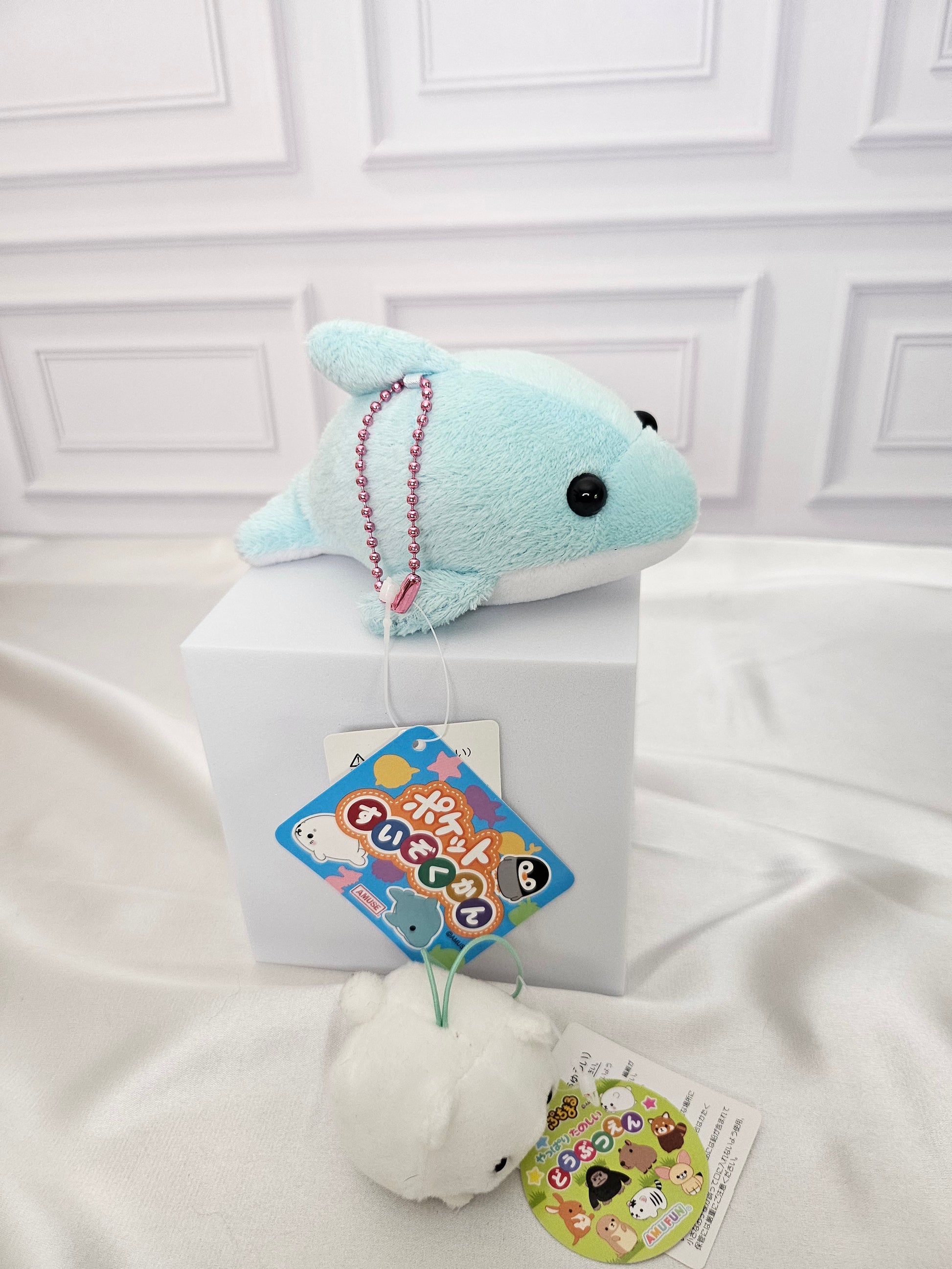Blue Dolphin - Pocket Aquarium Medium Puchimaru - Bean-filled Plush Keychain