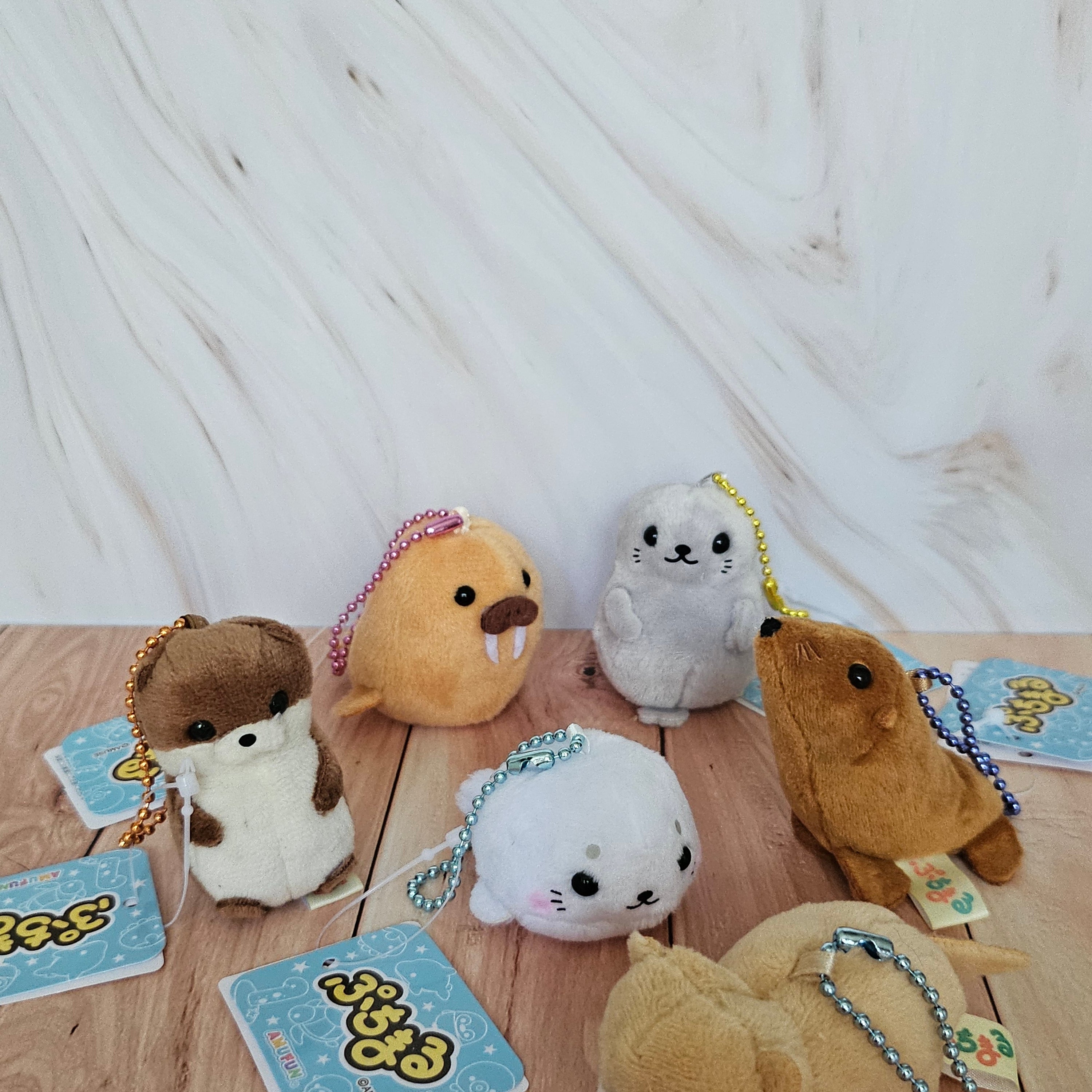 Seals & Co  - Puchimaru - Bean-filled Plush Keychain