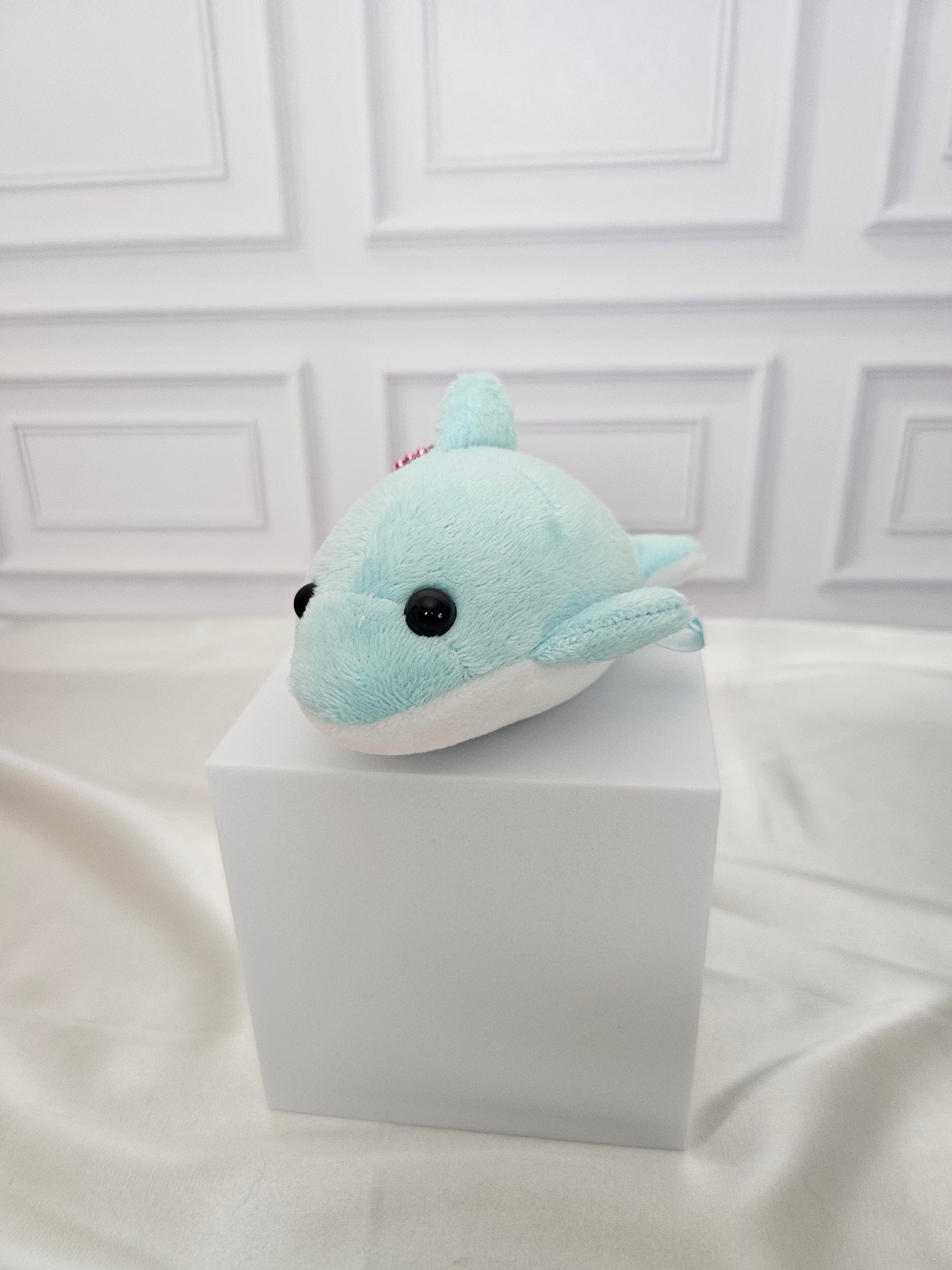 Blue Dolphin - Pocket Aquarium Medium Puchimaru - Bean-filled Plush Keychain