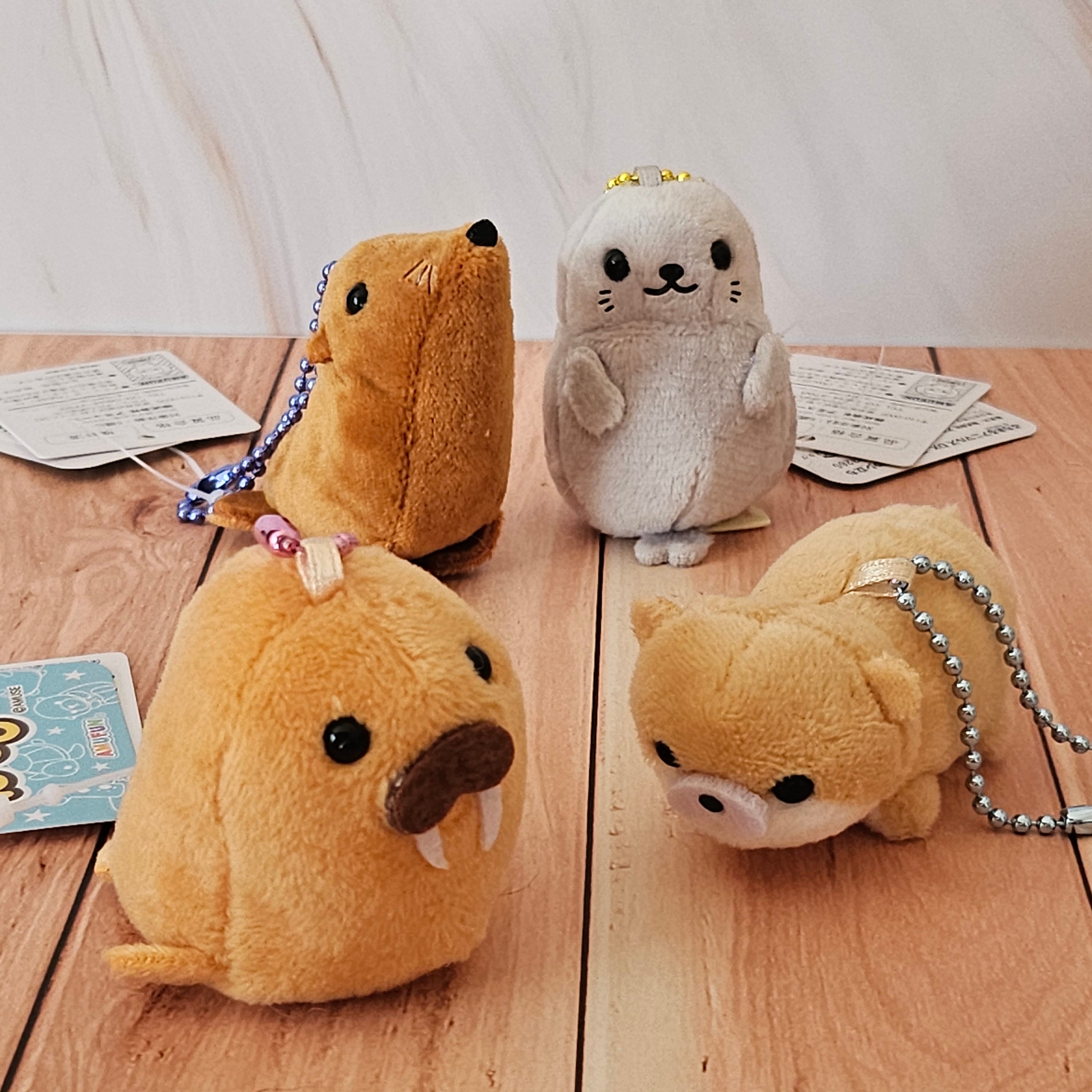 Seals & Co  - Puchimaru - Bean-filled Plush Keychain